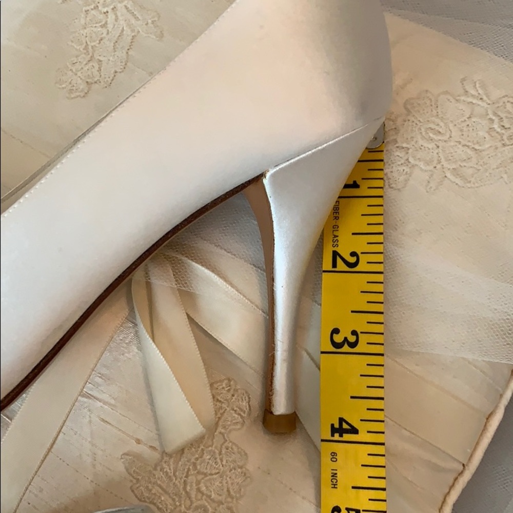💍🥂 Stuart Weitzman Peep Toe Heels - Picture 7 of 8